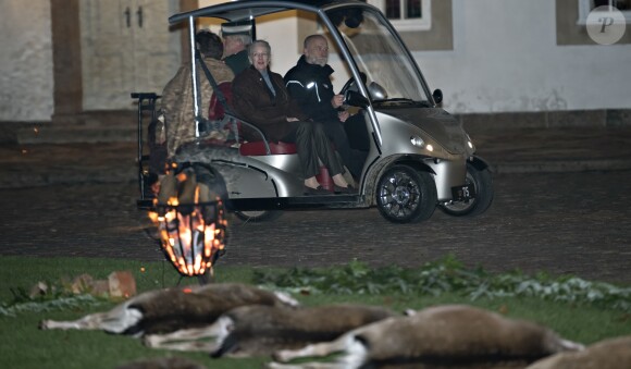 La reine Margrethe II de Danemark le 13 novembre 2018 sur le domaine du palais de Fredensborg lors de la cérémonie officielle de présentation du gibier tué après la chasse royale organisée dans la forêt de Gribskov.