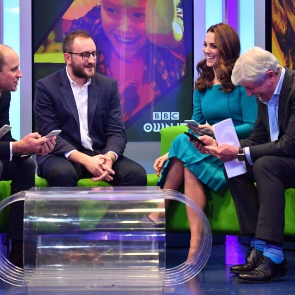 La duchesse Catherine de Cambridge et le prince William ont pris place sur le canapé de The One Show lors de leur visite au siège de la BBC à Londres le 15 novembre 2018 dans le cadre de la Semaine anti-harcèlement en Grande-Bretagne.