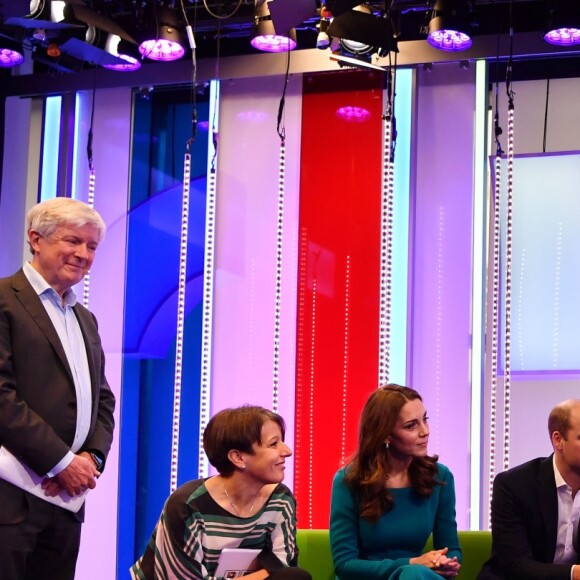 La duchesse Catherine de Cambridge et le prince William ont pris place sur le canapé de The One Show lors de leur visite au siège de la BBC à Londres le 15 novembre 2018 dans le cadre de la Semaine anti-harcèlement en Grande-Bretagne.