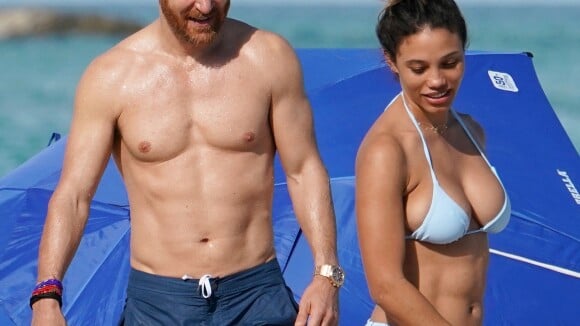 David Guetta, 51 ans, exhibe son corps musclé au côté de sa chérie Jessica Ledon