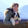Carole, 48 ans, est éleveuse de chiens saint-bernard en région PACA et a 6 enfants. Emission "L'amour est dans le pré 2017" sur M6.