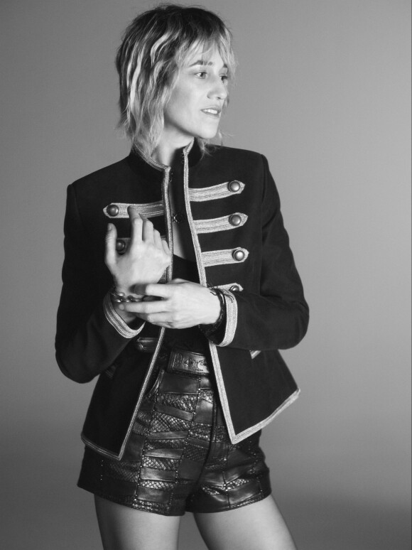 Charlotte Gainsbourg figure sur la nouvelle campagne publicitaire de Saint Laurent. Saison printemps 2019.