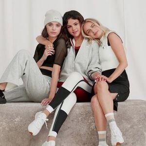 Selena Gomez et ses amies, visages de la collection SG x PUMA, disponible le 12 décembre 2018.