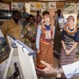 La princesse Mary de Danemark a visité la réserve naturelle de Kalama lors de son voyage au Kenya et y a rencontré les membres de la communauté, revêtant un habit traditionnel le 27 novembre 2018.