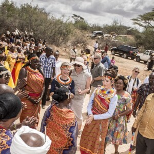 La princesse Mary de Danemark a visité la réserve naturelle de Kalama lors de son voyage au Kenya et y a rencontré les membres de la communauté, revêtant un habit traditionnel le 27 novembre 2018.