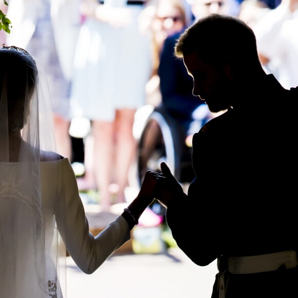 Meghan Markle (duchesse de Sussex) a épousé le prince Harry en la chapelle Saint-George de Windsor le 19 mai 2018. Avait-elle demandé - en vain - de faire vaporiser du désodorisant dans l'église parce qu'elle sentait le renfermé, comme cela a été rapporté par des sources royales bien placées en novembre de la même année ?