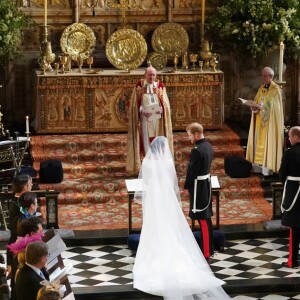 Meghan Markle (duchesse de Sussex) a épousé le prince Harry en la chapelle Saint-George de Windsor le 19 mai 2018. Avait-elle demandé - en vain - de faire vaporiser du désodorisant dans l'église parce qu'elle sentait le renfermé, comme cela a été rapporté par des sources royales bien placées en novembre de la même année ?