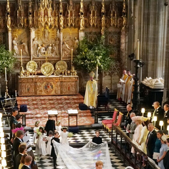 Meghan Markle (duchesse de Sussex) a épousé le prince Harry en la chapelle Saint-George de Windsor le 19 mai 2018. Avait-elle demandé - en vain - de faire vaporiser du désodorisant dans l'église parce qu'elle sentait le renfermé, comme cela a été rapporté par des sources royales bien placées en novembre de la même année ?