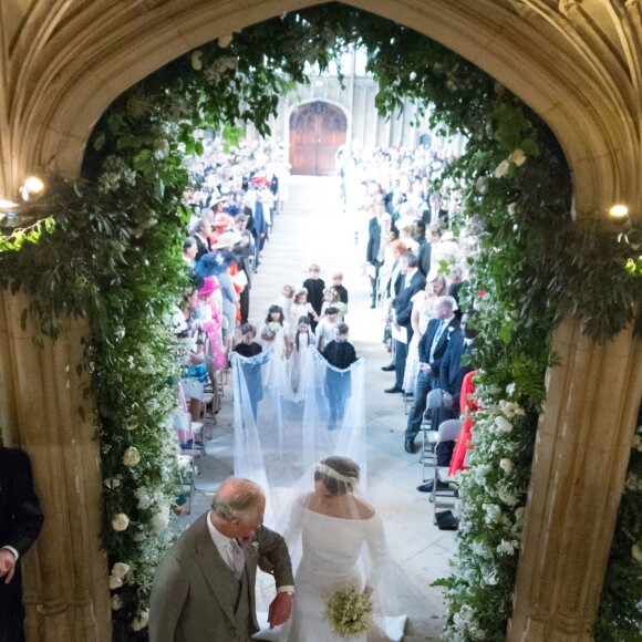 Meghan Markle (duchesse de Sussex) a épousé le prince Harry en la chapelle Saint-George de Windsor le 19 mai 2018. Avait-elle demandé - en vain - de faire vaporiser du désodorisant dans l'église parce qu'elle sentait le renfermé, comme cela a été rapporté par des sources royales bien placées en novembre de la même année ?