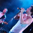  Tim Commerford et Chris Cornell lors d'un concert d'Audioslave, au festival Lollapalooza en août 2003. 