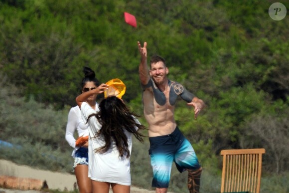 Exclusif - Tim Commerford de Rage Against the Machine le 9 août 2018 sur la plage à Malibu.