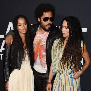 Zoë Kravitz et ses parents Lenny Kravitz et Lisa Bonet - People au défilé Saint-Laurent à Hollywood le 10 février 2016.