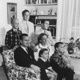  George H.W. Bush et Barbara Bush posant en famille en 1964 à Houston, avec leurs enfants. L'ancien président des Etats-Unis est mort à l'âge de 94 ans le 30 novembre 2018. 