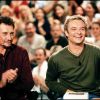 Johnny et David Hallyday sur le plateau de "Nulle part ailleurs" en 1999.