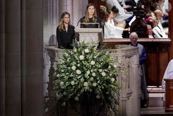 Lauren Bush Lauren et sa soeur Ashley Walker Bush - Obsèques de George H.W. Bush à la National Cathedral, Washington, le 5 décembre 2018.