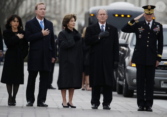 George W. Bush, Laura Bush, Neil Bush, Sharon Bush - Obsèques de George H.W. Bush à la National Cathedral, Washington, le 5 décembre 2018.