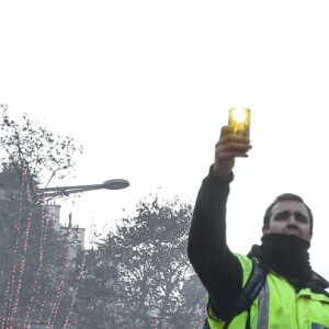 Manifestation du mouvement des gilets jaunes sur les Champs-Elysées. Paris, le 24 novembre 2018.