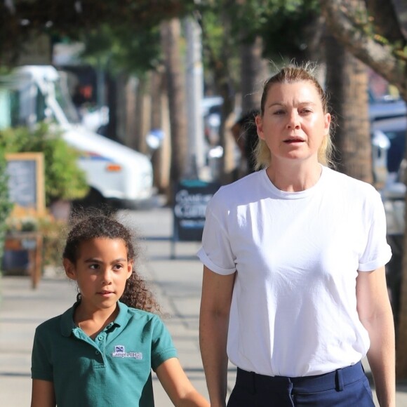 Ellen Pompeo et sa fille Stella sont allées chez Alfred Coffee à Studio City, le 30 octobre 2018.