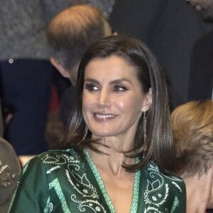La reine Letizia d'Espagne (en robe Sandro Paris et escarpins Prada) au 2e congrès international "La voix des femmes du monde rural" à Madrid le 13 décembre 2018.