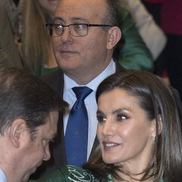 La reine Letizia d'Espagne (en robe Sandro Paris et escarpins Prada) au 2e congrès international "La voix des femmes du monde rural" à Madrid le 13 décembre 2018.