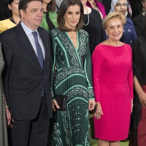 La reine Letizia d'Espagne (en robe Sandro Paris et escarpins Prada) au 2e congrès international "La voix des femmes du monde rural" à Madrid le 13 décembre 2018.