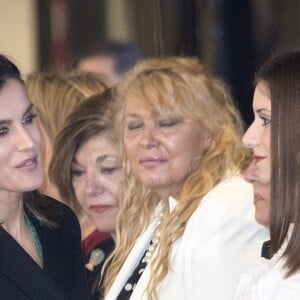 La reine Letizia d'Espagne (en robe Sandro Paris et escarpins Prada) au 2e congrès international "La voix des femmes du monde rural" à Madrid le 13 décembre 2018.