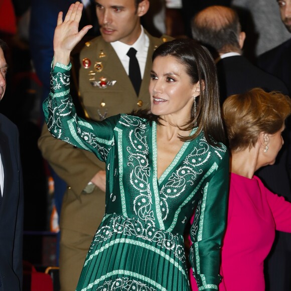 La reine Letizia d'Espagne (en robe Sandro Paris et escarpins Prada) lors de la deuxième édition du congrès international "La voix des femmes du monde rural" à Madrid le 13 décembre 2018.