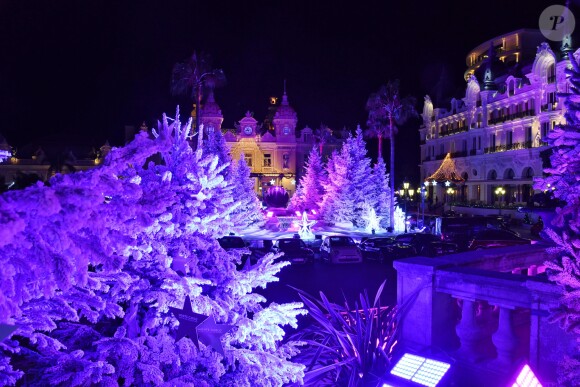 Illustrations des illuminations de Noël sur la place du Casino de Monaco le 12 décembre 2018. © Bruno Bebert / Bestimage