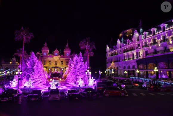 Illustrations des illuminations de Noël sur la place du Casino de Monaco le 12 décembre 2018. © Bruno Bebert / Bestimage
