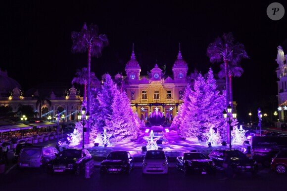 Illustrations des illuminations de Noël sur la place du Casino de Monaco le 12 décembre 2018. © Bruno Bebert / Bestimage