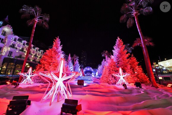 Illustrations des illuminations de Noël sur la place du Casino de Monaco le 12 décembre 2018. © Bruno Bebert / Bestimage