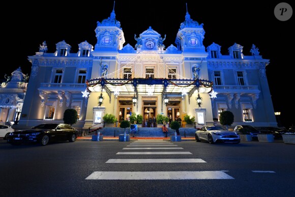 Illustrations des illuminations de Noël sur la place du Casino de Monaco le 12 décembre 2018. © Bruno Bebert / Bestimage