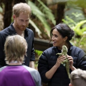 Le prince Harry, duc de Sussex et Meghan Markle, duchesse de Sussex (enceinte) visitent le site Redwoods Tree Walk à Rotorua, Nouvelle Zélande le 31 octobre 2018.