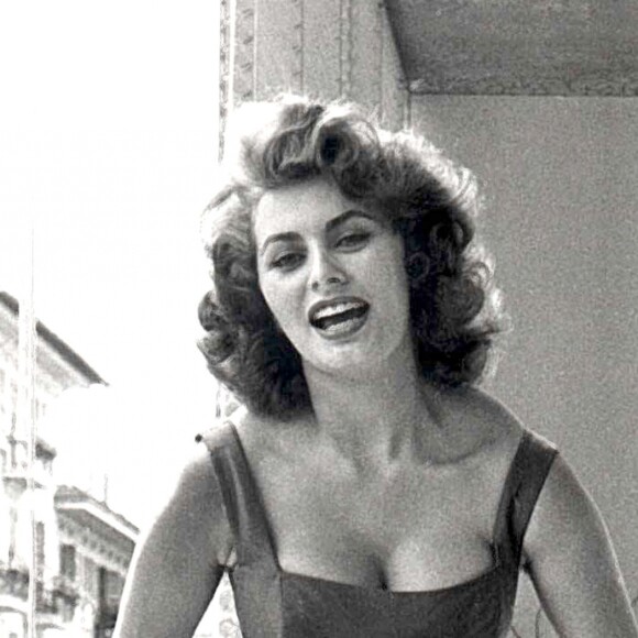 A 16 ans, Sophia Loren était en compétition pour le titre de Miss Italie 1950. L'actrice a terminé dans les trois finalistes et remporté l'écharpe de Miss Elegance. Ici, en 1952.