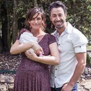 Laetitia Milot, son chéri Badri et leur fille Lyana. Le bébé est né en mai 2018.