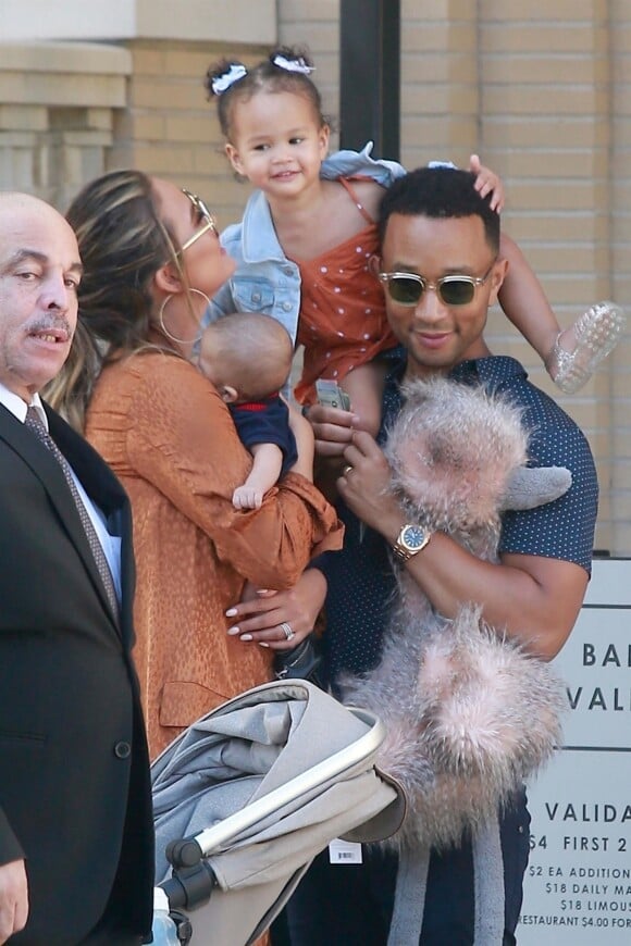 Déjà parents de Luna (2 ans), John Legend et Chrissy Teigen ont accueillis en mai 2018 leur premier garçon, Miles.