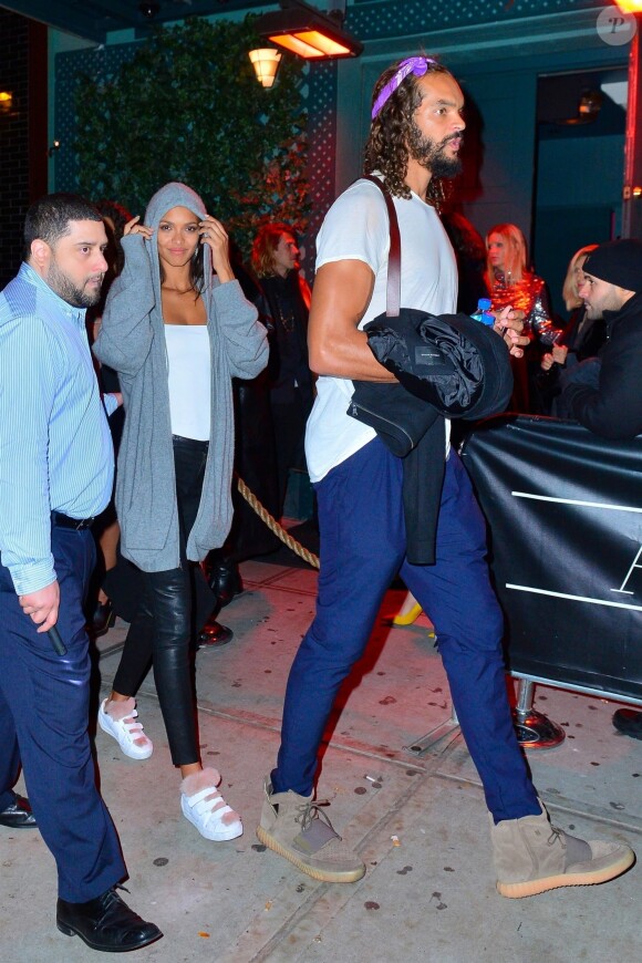 Joakim Noah et Lais Ribeiro quittent l'afterparty de Victoria's Secret à New York le 8 novembre 2018.