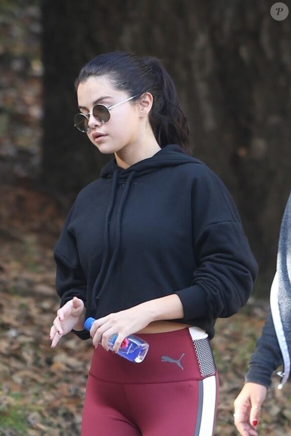 Selena Gomez se promène avec des amis à Los Angeles. Le 22 décembre 2018 Los Angeles.