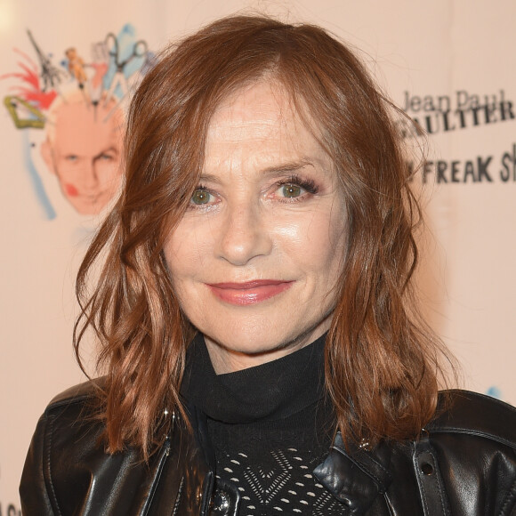 Isabelle Huppert à la générale de la comédie musicale de Jean-Paul Gaultier "Fashion Freak Show" au théâtre des Folies Bergère à Paris le 28 septembre 2018. © Coadic Guirec / Bestimage