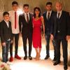 Zinédine Zidane a passé Noël en famille, avec sa femme Véronique, leurs quatre fils Enzo, Luca, Théo et Elyza, et son neveu Driss, à Dubaï. Instagram, décembre 2017.