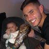 Lucas Hernandez avec son fils Martin le 4 décembre 2018.