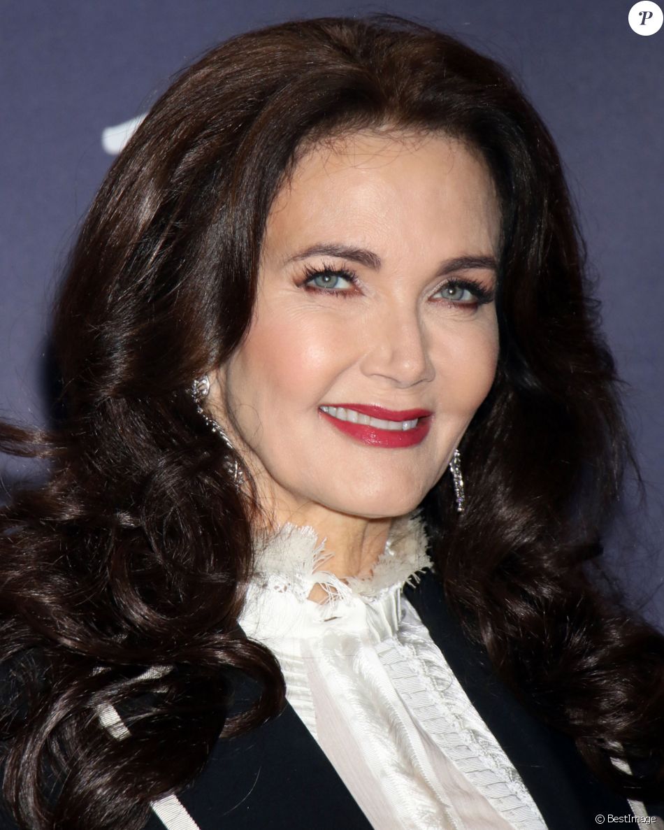 Lynda Carter au photocall des NHL Awards 2018 à Los Angeles, le 20 juin