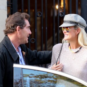 Laeticia Hallyday sort d'un rendez-vous chez son avocat A.Amir-Aslani avec Sébastien Farran à Paris le 17 octobre 2018.