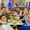 Laeticia Hallyday et ses filles Jade et Joy étaient bien entourées pour les fêtes d'année. Elles ont passé Noël et le jour de l'an au Vietnam avec Hélène Darroze (et ses filles Quitterie et Charlotte), Sébastien Farran, sa compagne Nadège Winter et leurs enfants Téo et Lola. Janvier 2019.