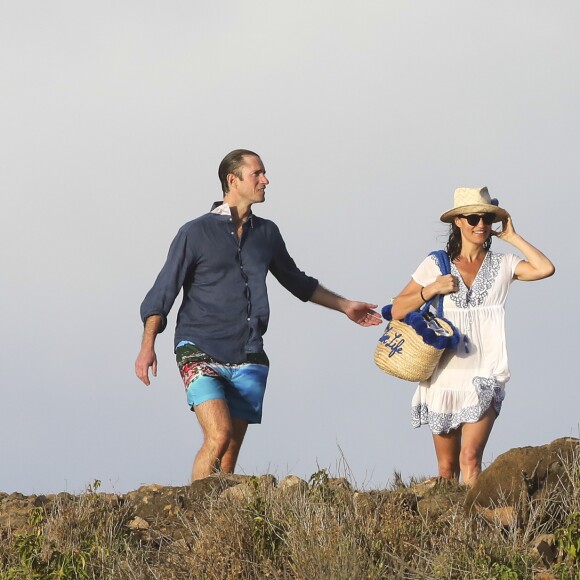 Pippa Middleton et son mari James Matthews profitent d'une baignade en amoureux sur la plage de Colombier à Saint-Barthélemy, Antilles françaises, le 2 janvier 2019.