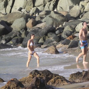 Pippa Middleton et son mari James Matthews profitent d'une baignade en amoureux sur la plage de Colombier à Saint-Barthélemy, Antilles françaises, le 2 janvier 2019.