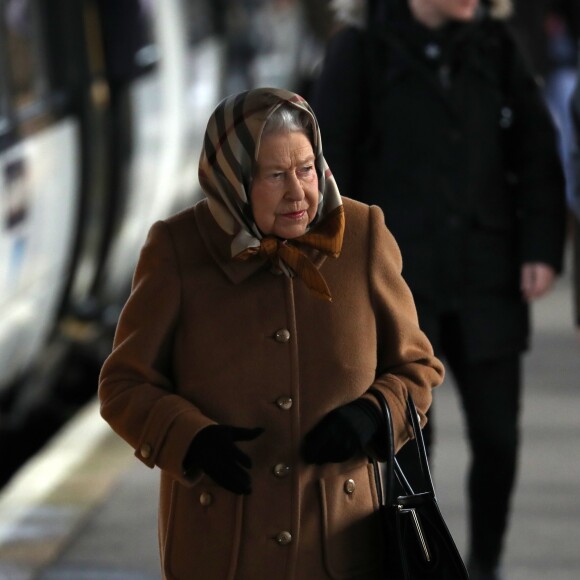 La reine Elisabeth II d'Angleterre arrive par le train à la station ferroviaire King's Lynn Station à Sandringham, pour passer les fêtes de Noël. Le 20 décembre 2018