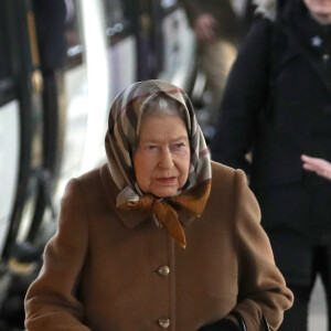 La reine Elisabeth II d'Angleterre arrive par le train à la station ferroviaire King's Lynn Station à Sandringham, pour passer les fêtes de Noël. Le 20 décembre 2018