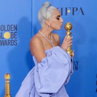 Lady Gaga : 5 millions de bijoux aux Golden Globes et des larmes