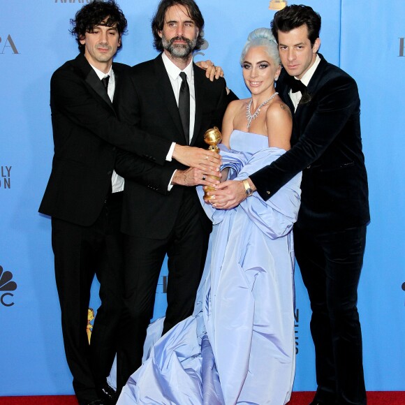 Lady Gaga, Mark Ronson, Anthony Rossomando, Andrew Wyatt lors de la press room de la 76ème cérémonie annuelle des Golden Globe Awards au Beverly Hilton Hotel à Los Angeles, Calfornie, Etats-Unis, le 6 janver 2019.